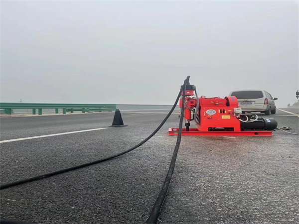 雁江马路路基路面开裂下沉注浆加固灌浆